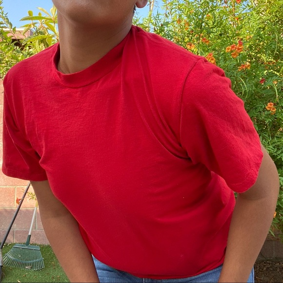 vintage basic red tee - Picture 2 of 5
